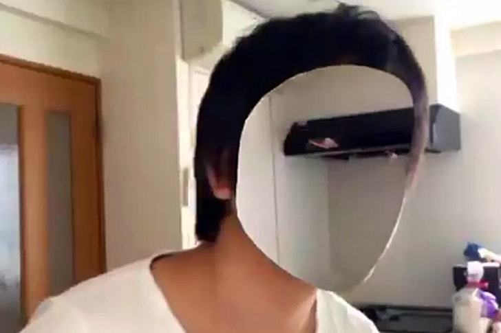 아이폰X 얼굴인식 기능(페이스아이디)를 사용해 투명인간이 된 개발자