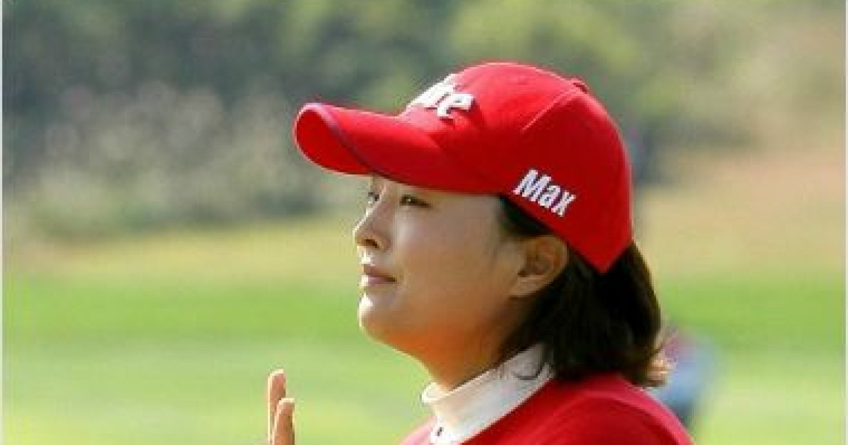 고진영, LPGA 공식 데뷔전 우승..67년 만의 대기록