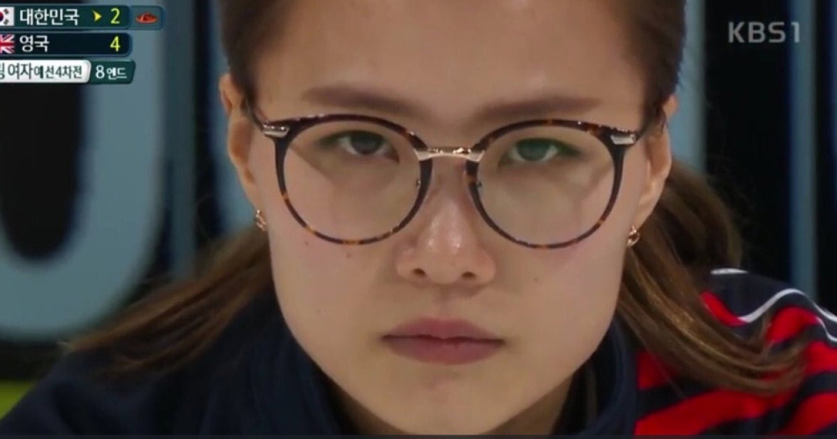 미국도 '안경 선배' 김은정의 '엄근진' 매력에 빠졌다