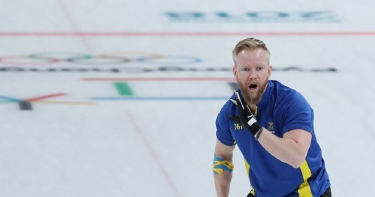 [올림픽] 작전지시하는 스웨덴 스킵 에딘