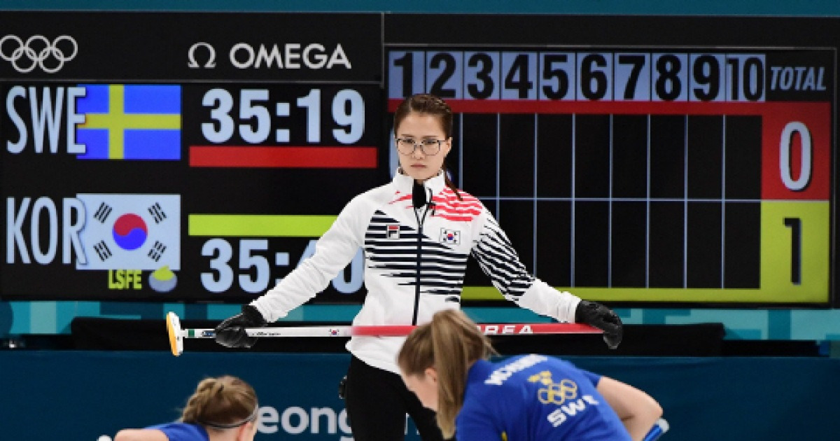 [평창 컬링 여자 결승전]한국 스웨덴에 5엔드까지 1-4, 3점차로 끌려갔다