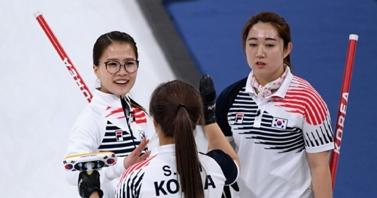여자 컬링, 세계선수권 한일전 승리..예선 7승3패