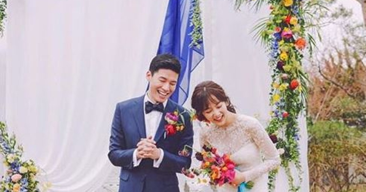 김무열♥윤승아, 결혼 3주년 맞아 웨딩사진 공개 '로맨틱 부부'