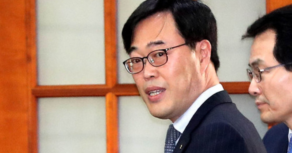 한국당, 김기식 금융감독원장 뇌물·직권남용죄로 고발