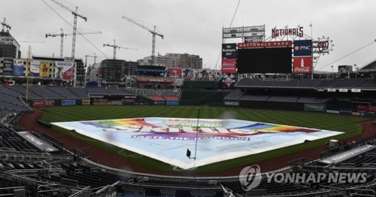 MLB 양키스, 비행기 결함에 공항서 노숙