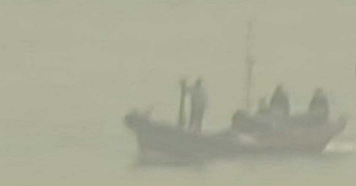 10년 만에 북한 군인 귀순..백령도 해상서 발견된 '작은 배'