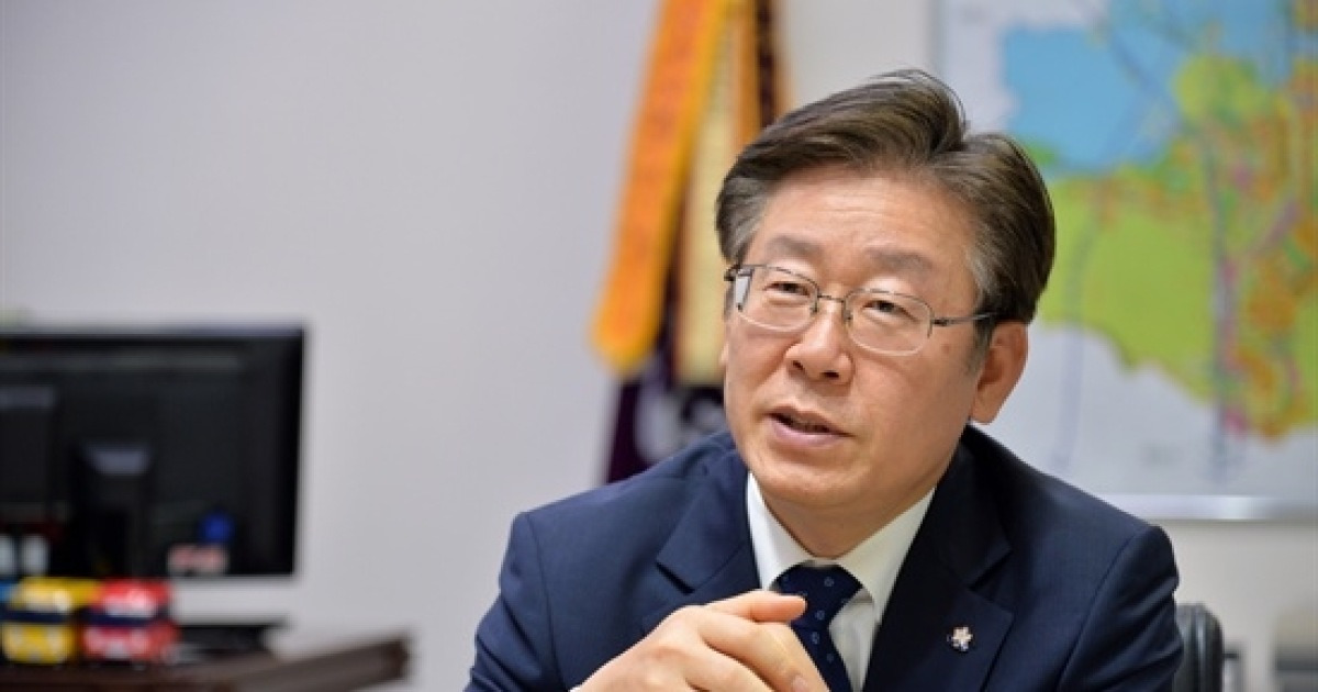 한국당, 이재명 파일 공개 강행..도 넘은 네거티브 논란