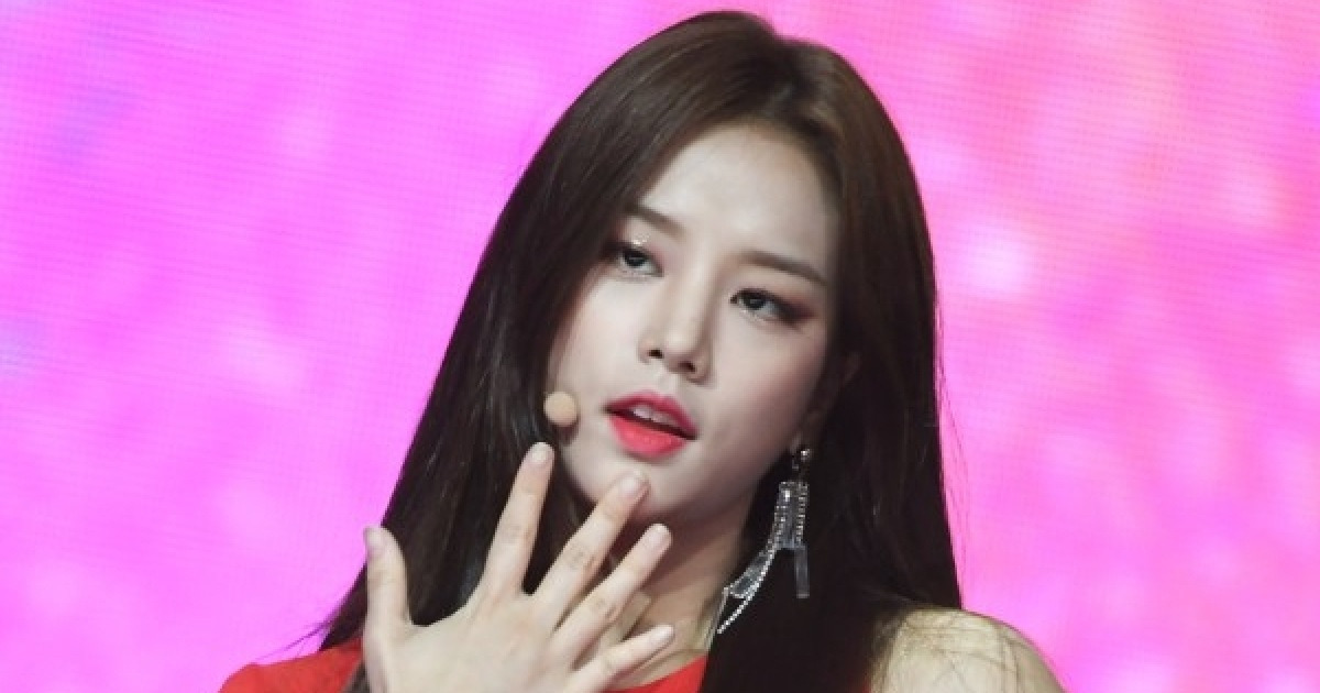 라붐 솔빈 '빨간맛'
