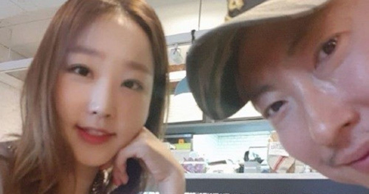 박명수 아내 한수민, SNS 방송 중 부적절한 행동 '논란'