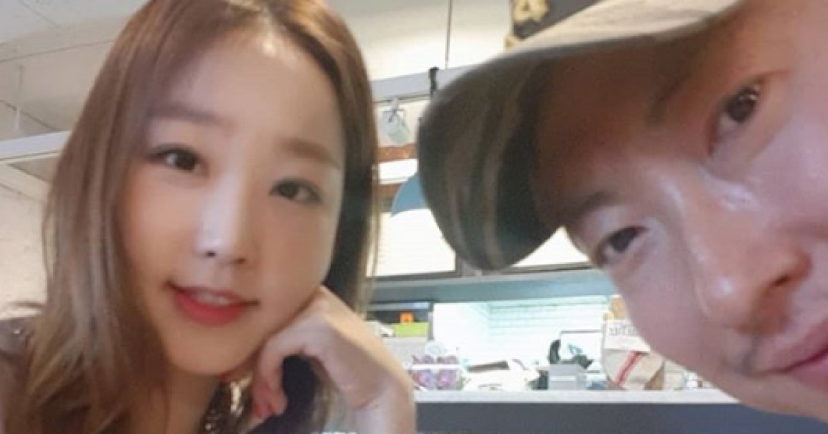 박명수 아내 한수민, SNS서 '부모 비하 동작' 논란