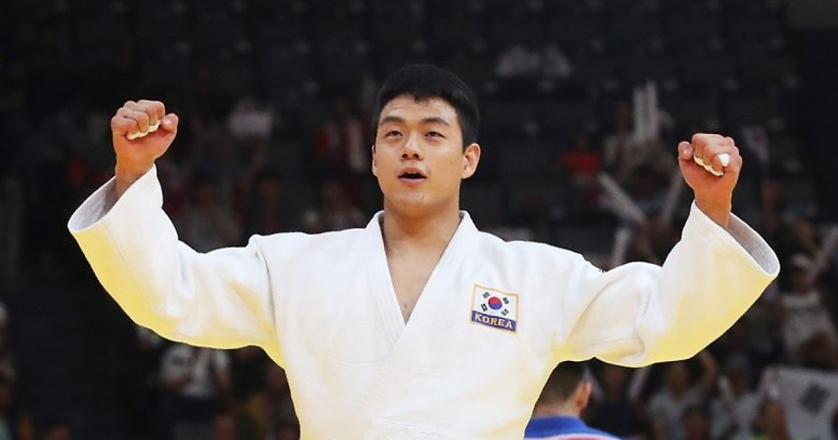 곽동한 '금메달 환호'