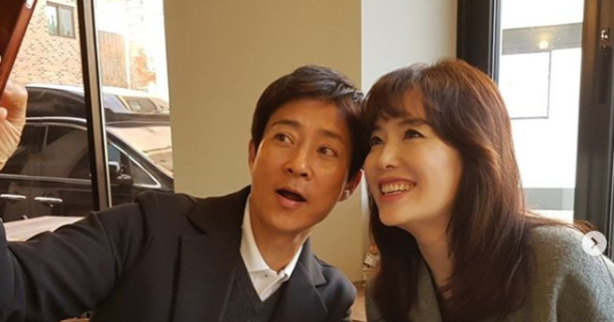 [SE★PIC] '아내 바보' 최수종 하희라와 다정한 셀카 삼매경