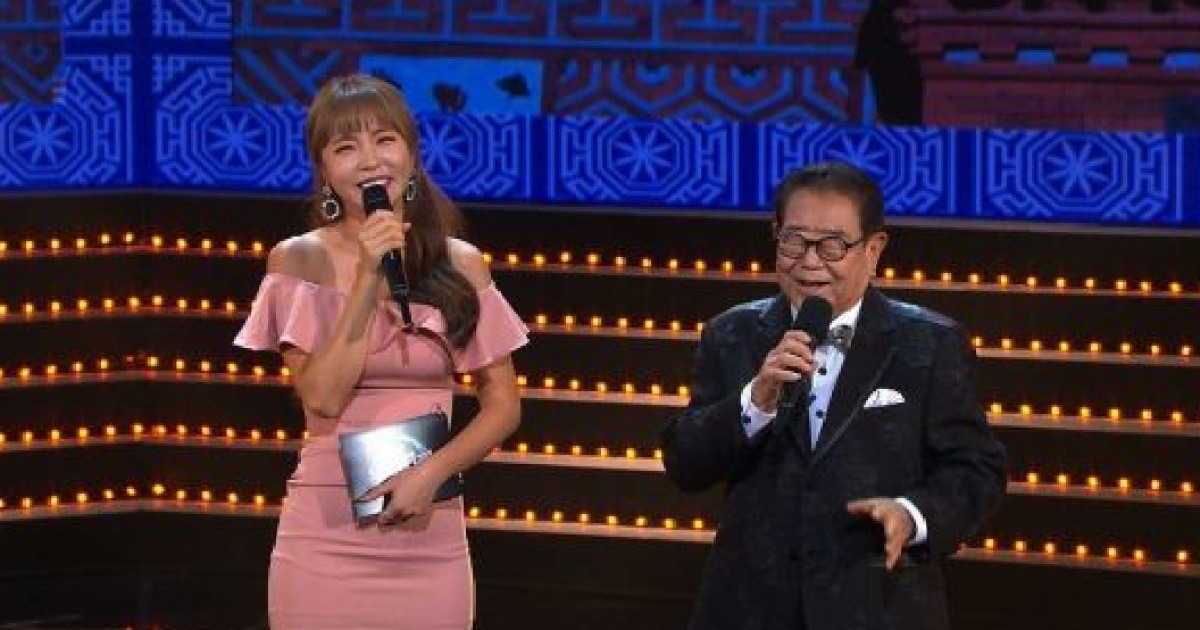 홍진영, 송해와 함께 '전국노래자랑' MC..특급 '케미' 자랑