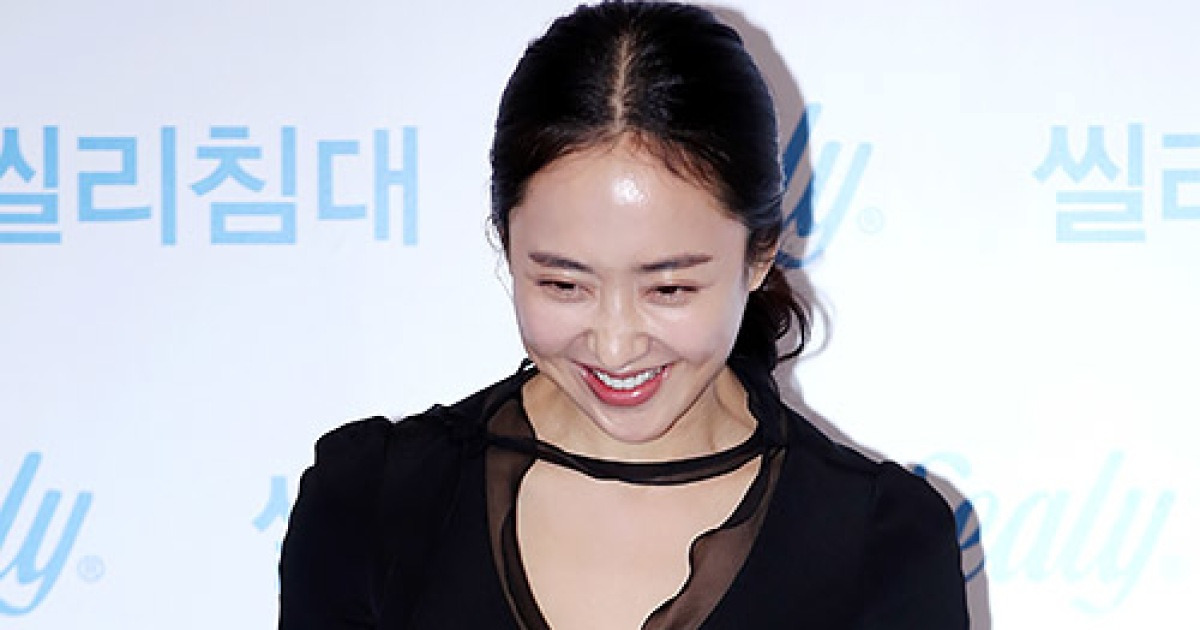 [bnt포토] 김민정, 가벼운 목례로 기품있는 인사