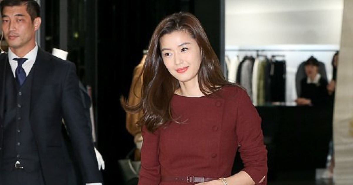 [포토] 전지현, '백화점 시선 싹쓸이'