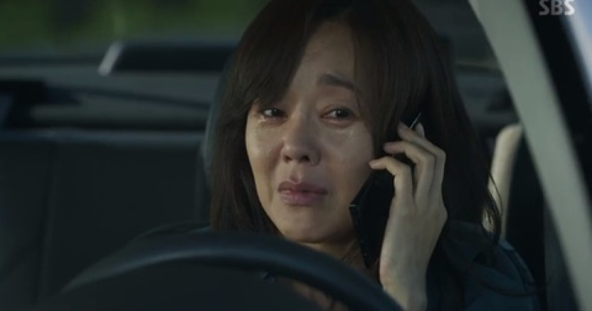 '미스 마' 김윤진, 남편 덕에 도망쳤다 