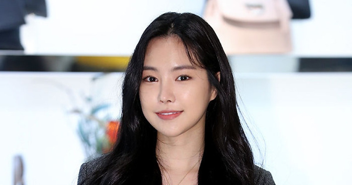[E포토]손나은, '빠져드는 미모'