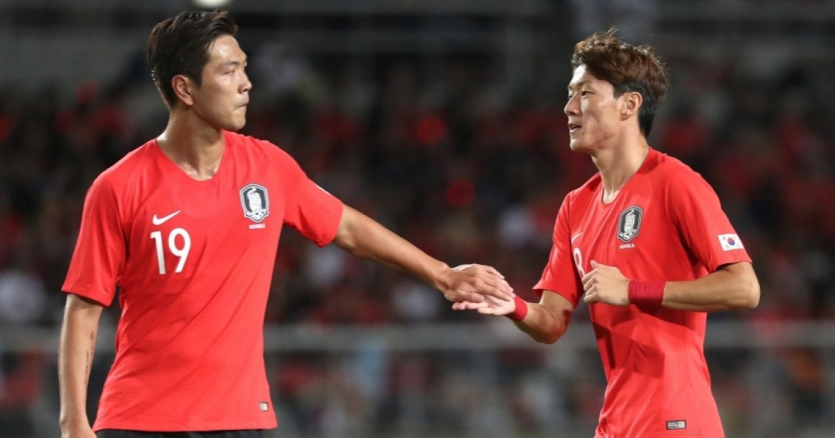 [속보] 넘어진 김영권..한국, 베시노에게 실점해 우루과이와 1-1(후반 27분)