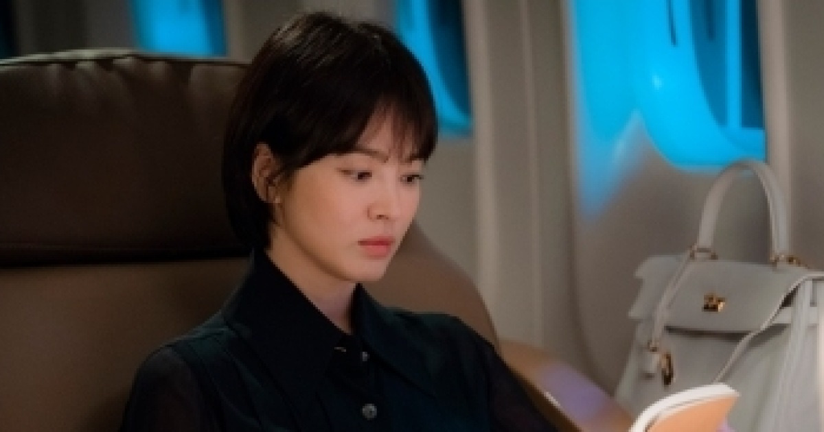 '남자친구' 송혜교, 출근길 포착..단아·도도 카리스마