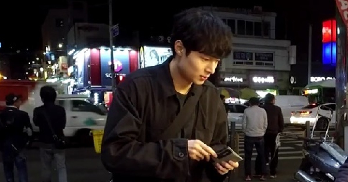 '나 혼자 산다' 김충재, 골목 여행으로 완벽한 힐링 선사