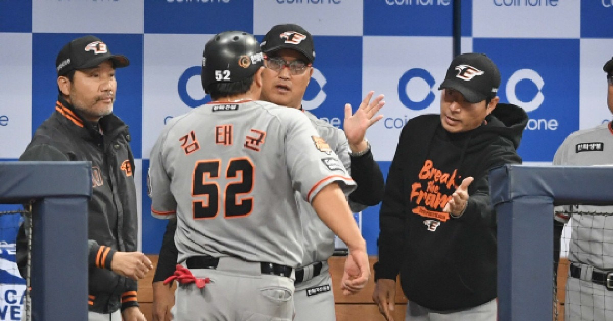 [포토] 한용덕 감독 '오늘은 다르다'