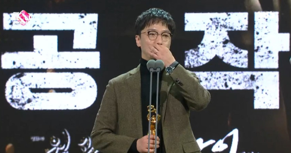 [더서울어워즈] 대상 영화 '공작'· 드라마 '나의 아저씨'