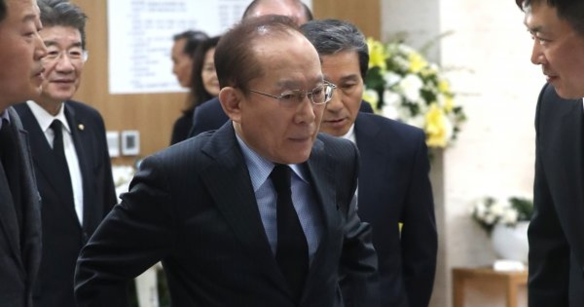 故 신성일 빈소 찾은 이회창, 침통한 모습 [포토]