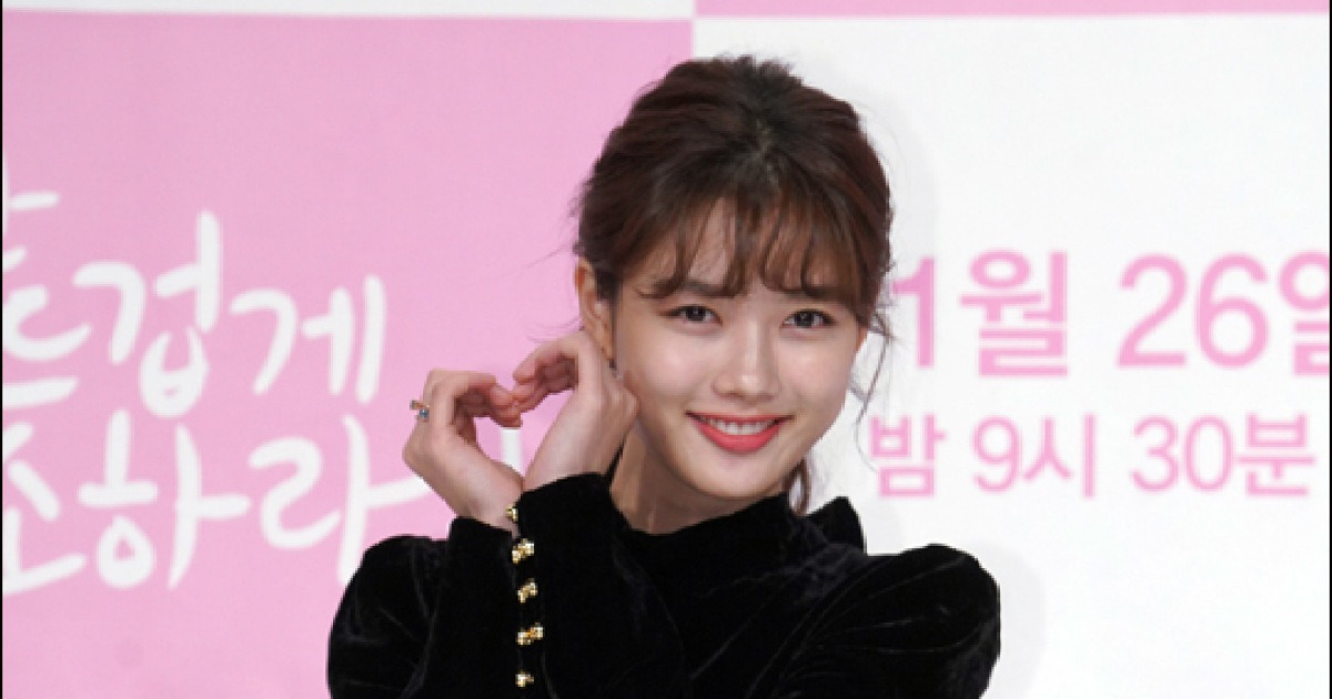 '일단 뜨겁게 청소하라' 김유정 