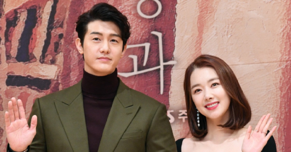 [포토] 이기우-소이현, 과거를 숨긴 커플!