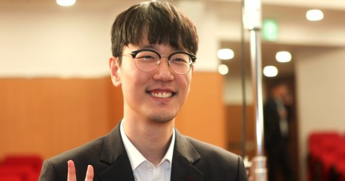 [속보] 안국현 8단, 커제 9단에게 삼성화재배 결승 1국 승리