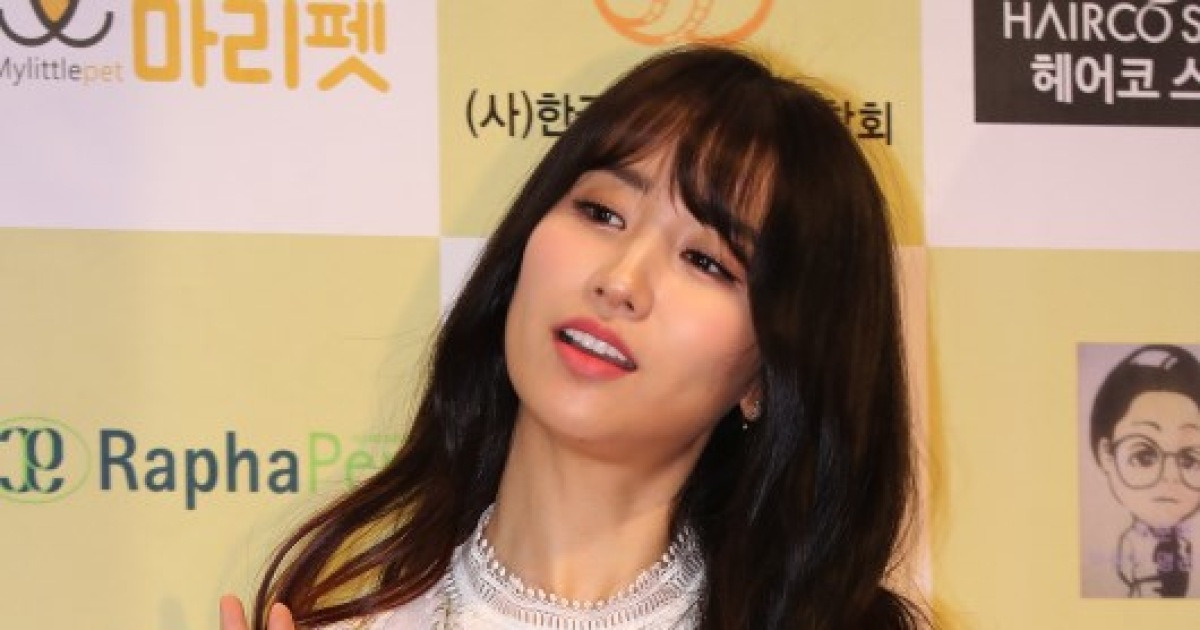 [포토]박하선, 시크한 손인사~
