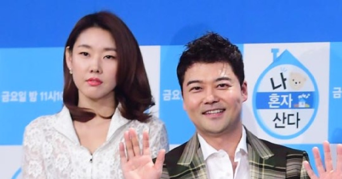 [MK이슈] 전현무♥한혜진, 결별설 원인이 '리액션?'..공개연애, 과도한 관심의 무게