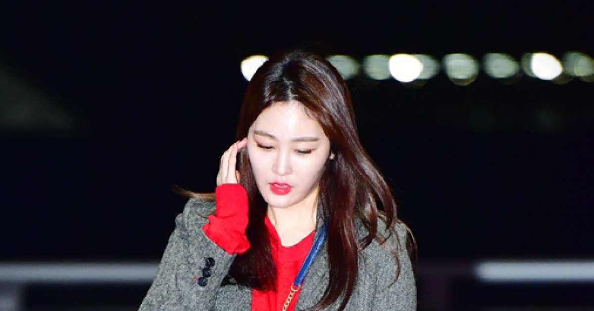 신아영 '추워요'(공항패션)[포토엔HD]