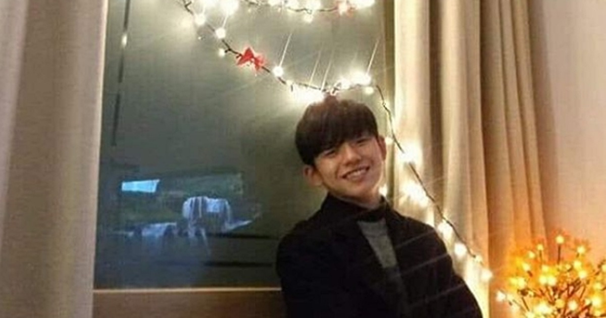 왕석현, 트리 앞 '폭풍성장' 근황