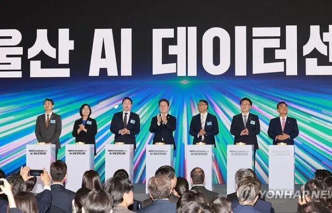 노란 수영복에 섹시한 몸매 어필하는 존예 처자