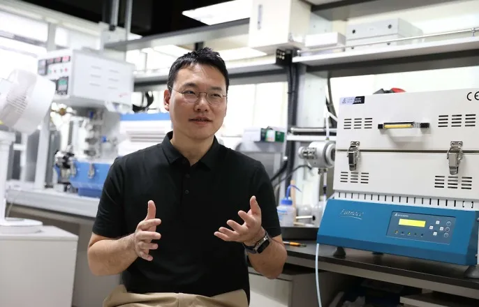 노란 수영복에 섹시한 몸매 어필하는 존예 처자