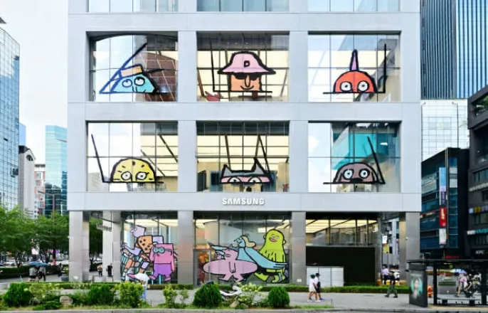 노란 수영복에 섹시한 몸매 어필하는 존예 처자