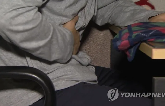 노란 수영복에 섹시한 몸매 어필하는 존예 처자