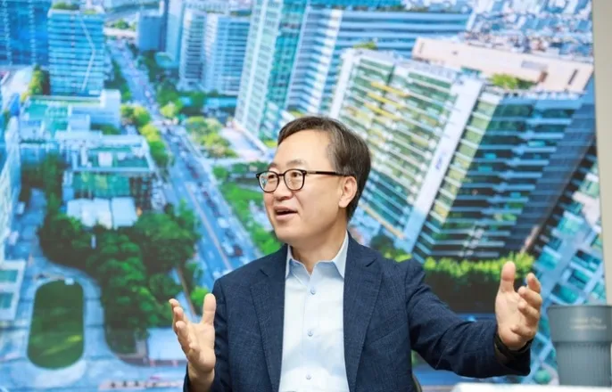 노란 수영복에 섹시한 몸매 어필하는 존예 처자