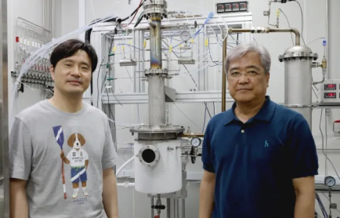 노란 수영복에 섹시한 몸매 어필하는 존예 처자