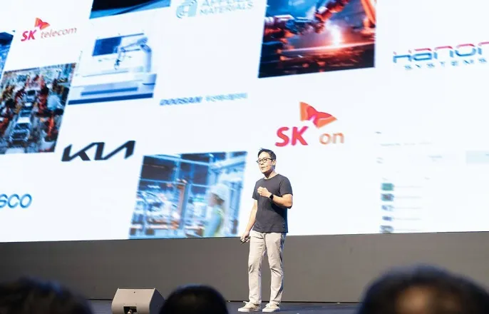 노란 수영복에 섹시한 몸매 어필하는 존예 처자