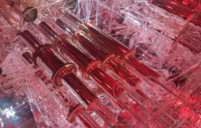 노란 수영복에 섹시한 몸매 어필하는 존예 처자