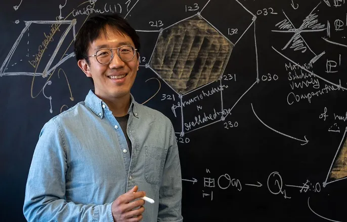 노란 수영복에 섹시한 몸매 어필하는 존예 처자