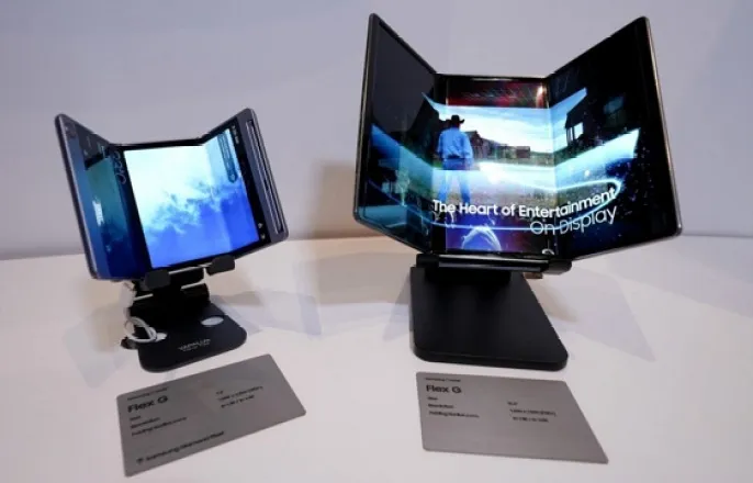 노란 수영복에 섹시한 몸매 어필하는 존예 처자