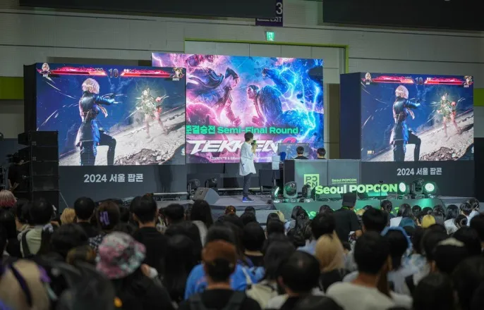 노란 수영복에 섹시한 몸매 어필하는 존예 처자