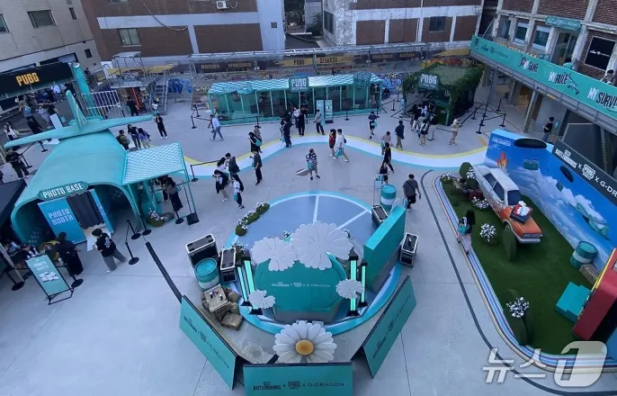 노란 수영복에 섹시한 몸매 어필하는 존예 처자