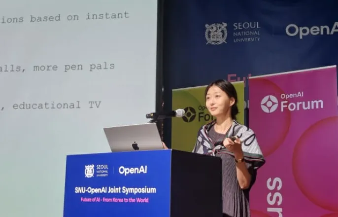 노란 수영복에 섹시한 몸매 어필하는 존예 처자