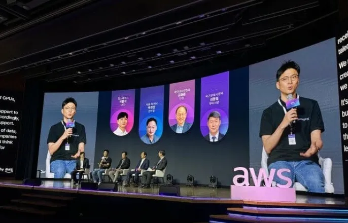 노란 수영복에 섹시한 몸매 어필하는 존예 처자