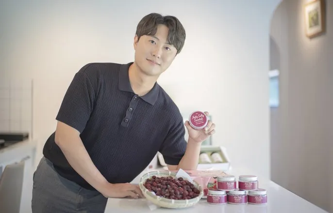 노란 수영복에 섹시한 몸매 어필하는 존예 처자