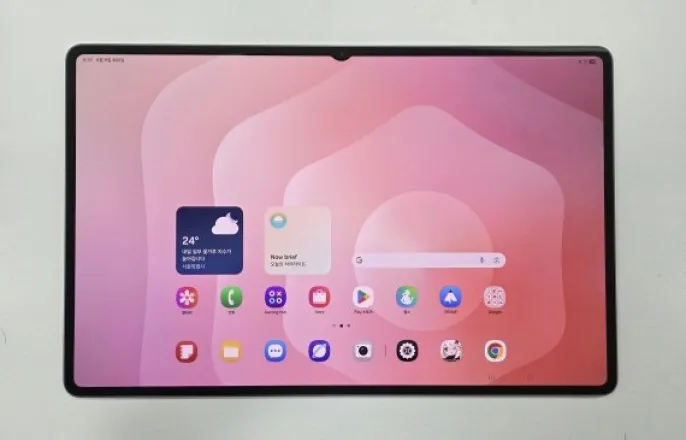 노란 수영복에 섹시한 몸매 어필하는 존예 처자